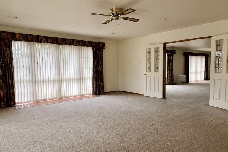 Photo of property in 296 Mairehau Road, Burwood, Christchurch, 8083