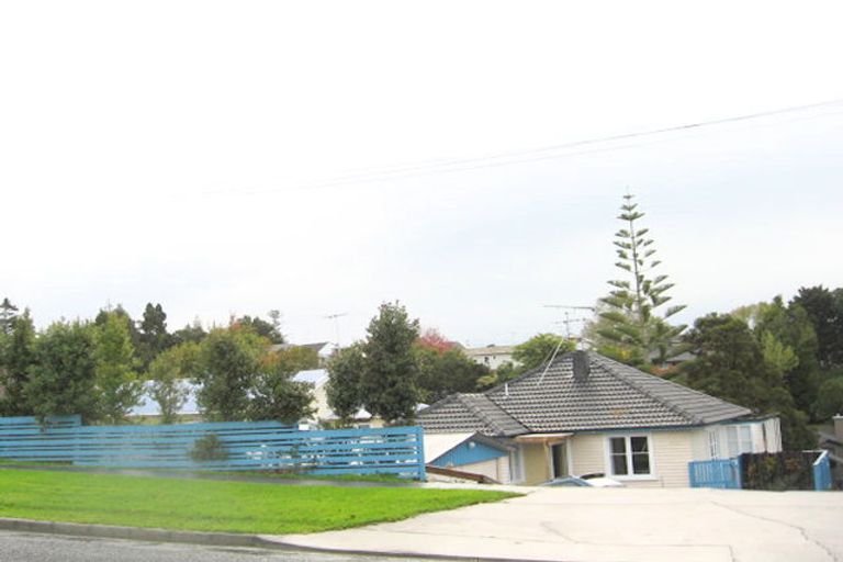 Photo of property in 38 Selwyn Road, Cockle Bay, Auckland, 2014