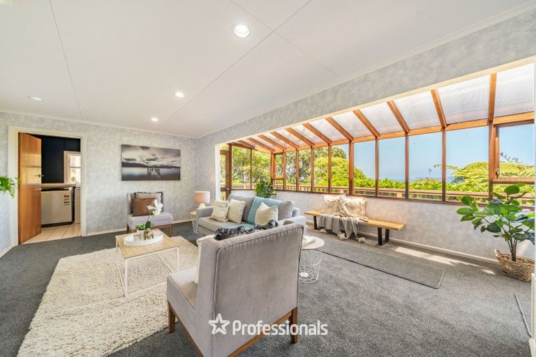 Photo of property in 2 Singers Road, Korokoro, Lower Hutt, 5012