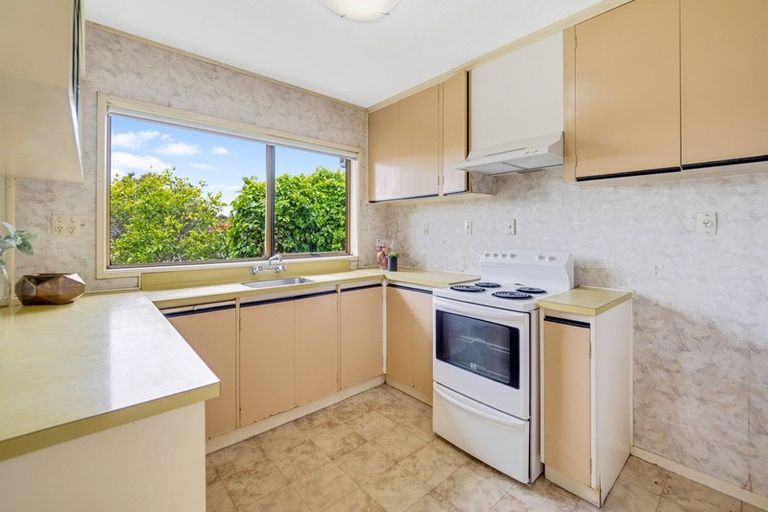 Photo of property in 1/58 Meadway, Sunnyhills, Auckland, 2010
