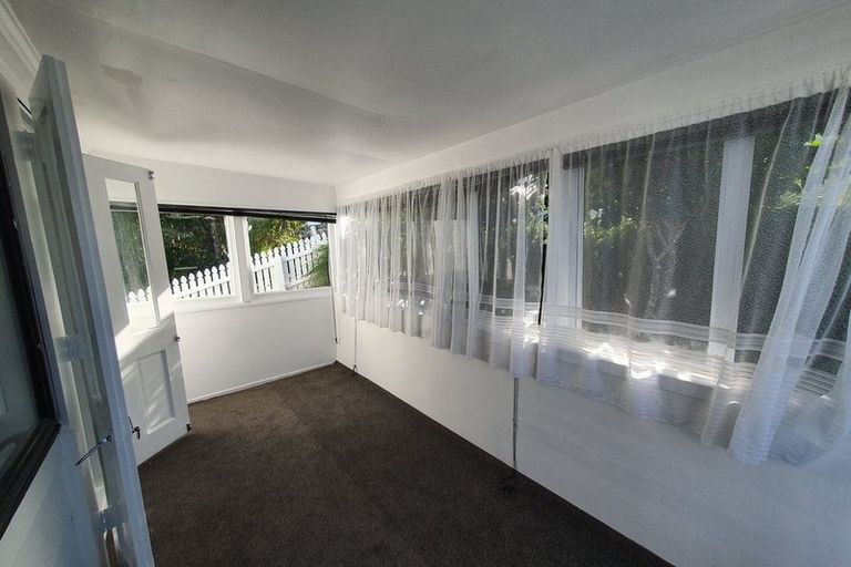 Photo of property in 90 Monarch Avenue, Hillcrest, Auckland, 0627