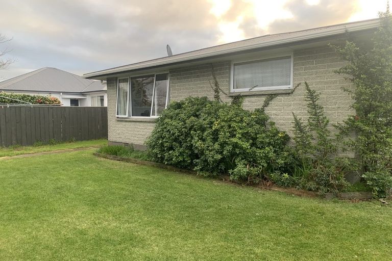 Photo of property in 1/105 Memorial Avenue, Burnside, Christchurch, 8053