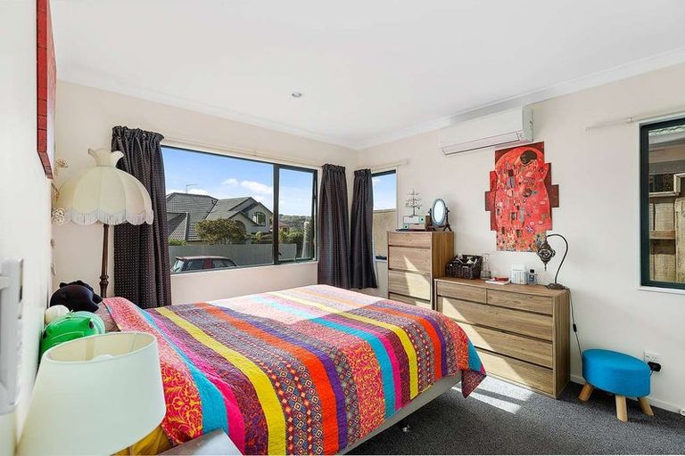 Photo of property in 115 Moorefield Road, Johnsonville, Wellington, 6037