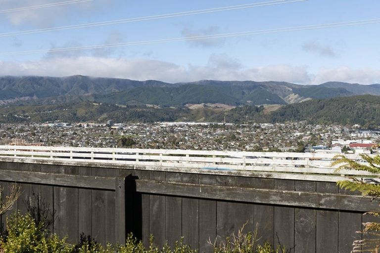 Photo of property in 46 Percy Kinsman Crescent, Riverstone Terraces, Upper Hutt, 5018