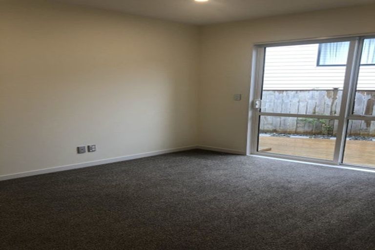 Photo of property in 8 Tawa Place, Orewa, 0931