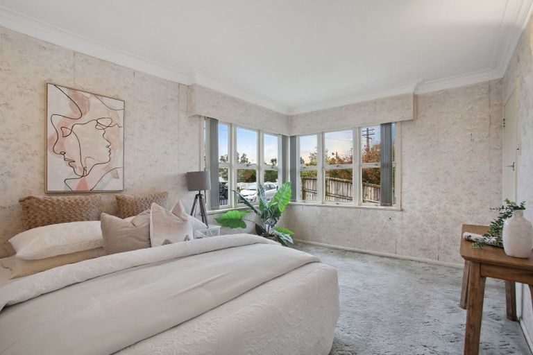 Photo of property in 16 Sylvan Crescent, Te Atatu South, Auckland, 0610