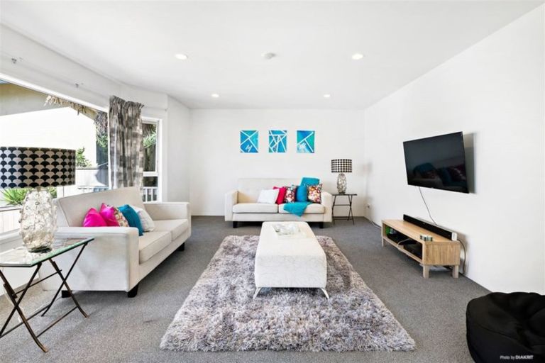 Photo of property in 1/49 Ferry Road, Arkles Bay, Whangaparaoa, 0932