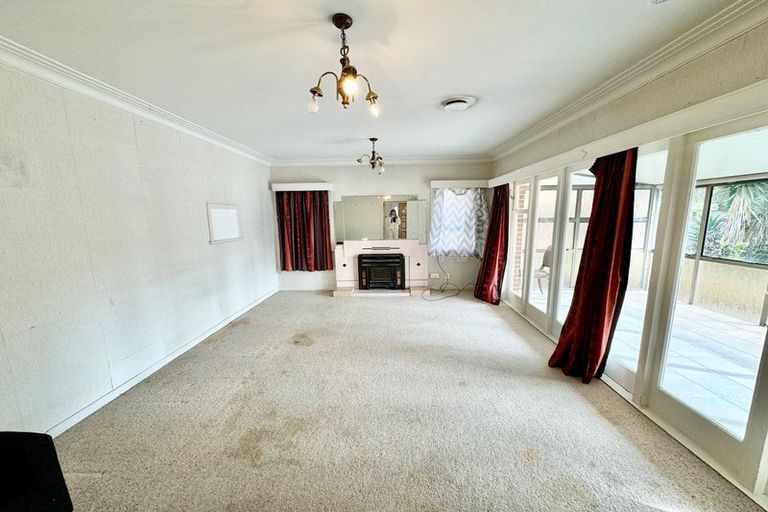 Photo of property in 45 Woodford Avenue, Henderson, Auckland, 0610