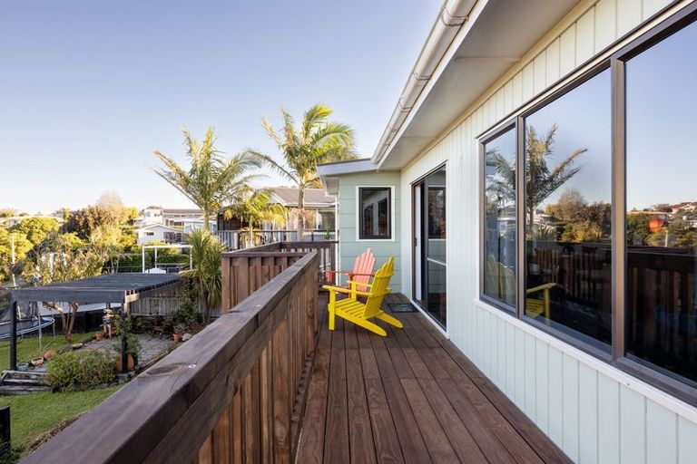 Photo of property in 26 Omokoroa Road, Omokoroa, 3114