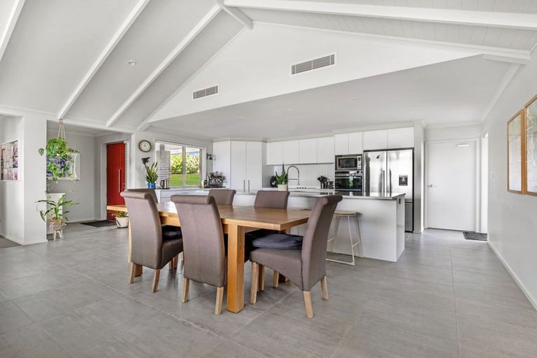 Photo of property in 18 Kaipara Lake Road, South Head, Helensville, 0874