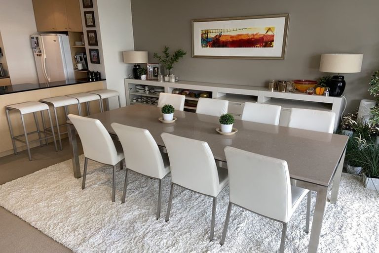 Photo of property in Sanctum Apartment, 10 Ebor Street, Te Aro, Wellington, 6011