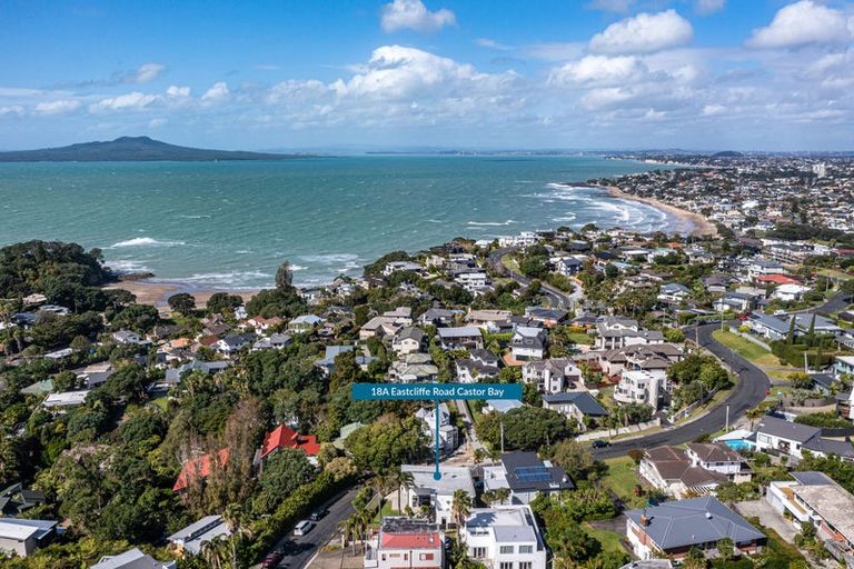 Photo of property in 18a Eastcliffe Road, Castor Bay, Auckland, 0620