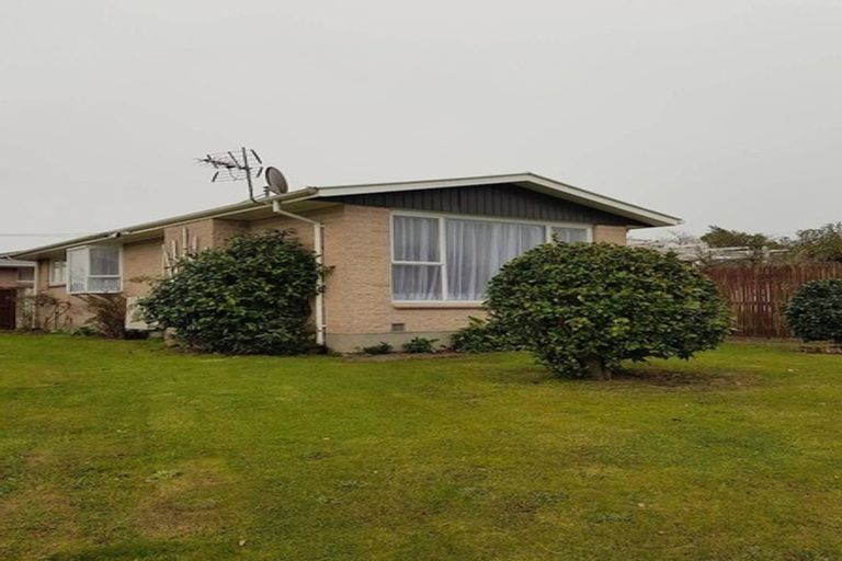 Photo of property in 6 Norrie Street, Redwood, Christchurch, 8051