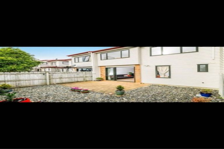 Photo of property in 25/22 Northcross Drive, Oteha, Auckland, 0632