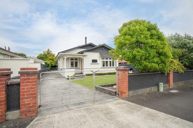 Photo of property in 216 Grey Street, Palmerston North, 4414