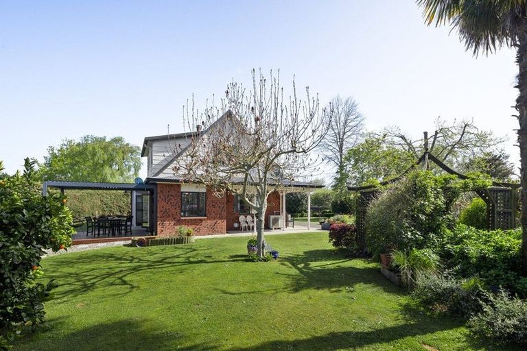 Photo of property in 166 Racecourse Road, Cambridge, 3493