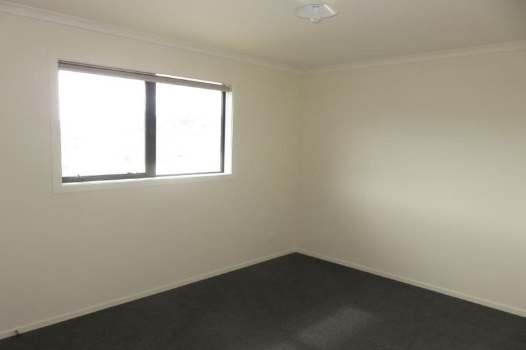 Photo of property in 8a Puaha Street, Takapuwahia, Porirua, 5022