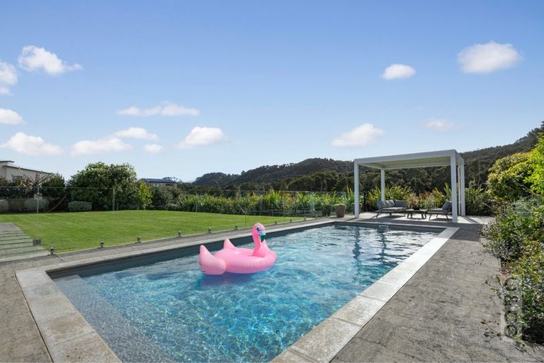 Photo of property in 44 Fruitlands Road, Kumeu, 0810