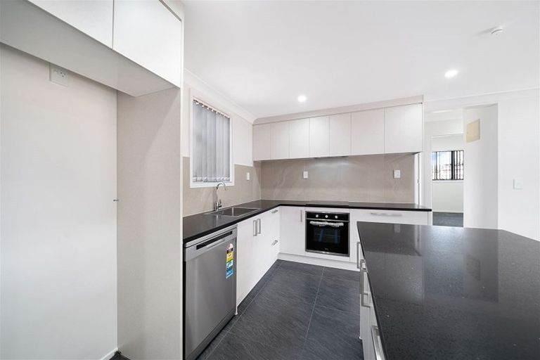 Photo of property in 65 Hetherington Road, Ranui, Auckland, 0612