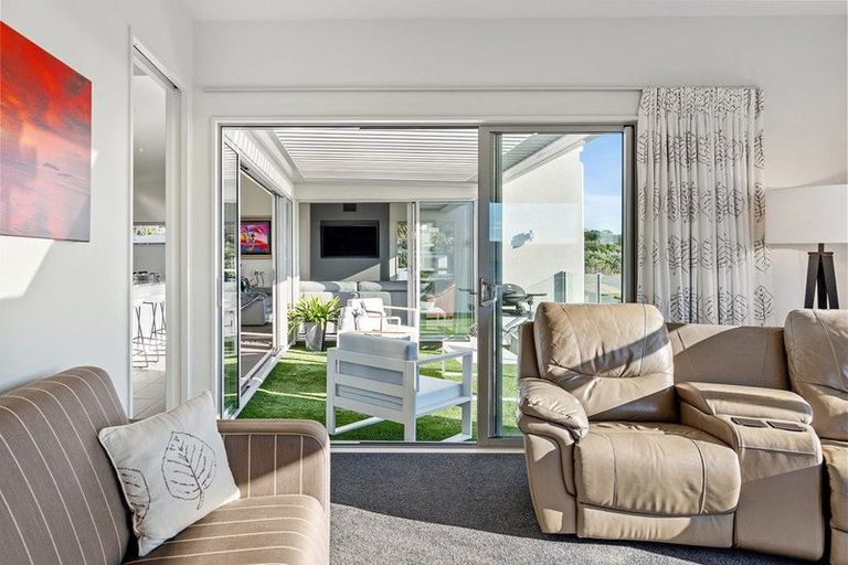 Photo of property in 241 Mount Pleasant Road, Mount Pleasant, Christchurch, 8081