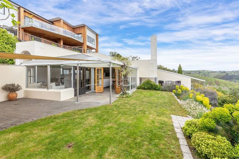 Photo of property in 1 Halcyon Way, Cashmere, Christchurch, 8022