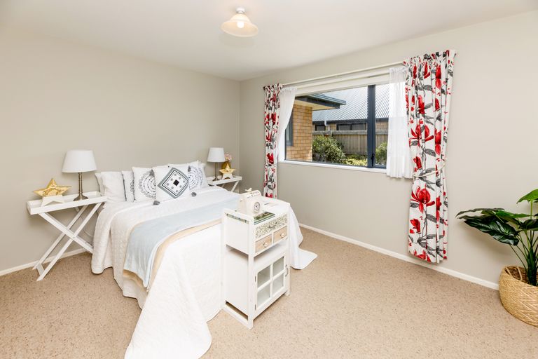 Photo of property in 13 Brooker Place, Kirwee, Darfield, 7571