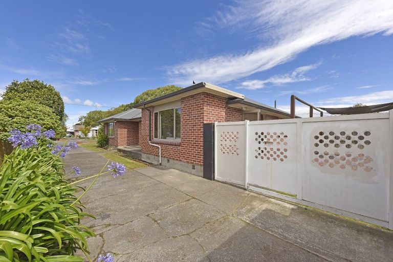 Photo of property in 16 Derwent Street, Bryndwr, Christchurch, 8053