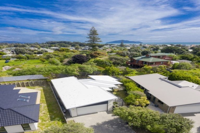 Photo of property in 8 Duncans Way, Otaki Beach, Otaki, 5512