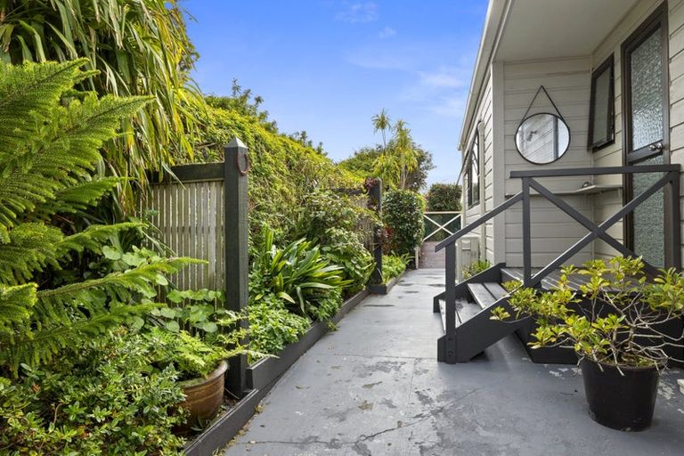 Photo of property in 114b South Road, Spotswood, New Plymouth, 4310