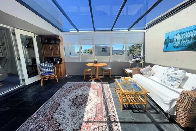 Photo of property in Highwic, 15/32 Hobson Street, Thorndon, Wellington, 6011