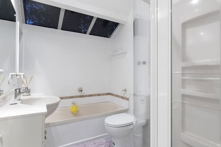 Photo of property in 1/57 James Evans Drive, Northcote, Auckland, 0627