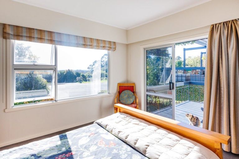 Photo of property in 15 Mountain View Road, Fitzherbert, Palmerston North, 4410