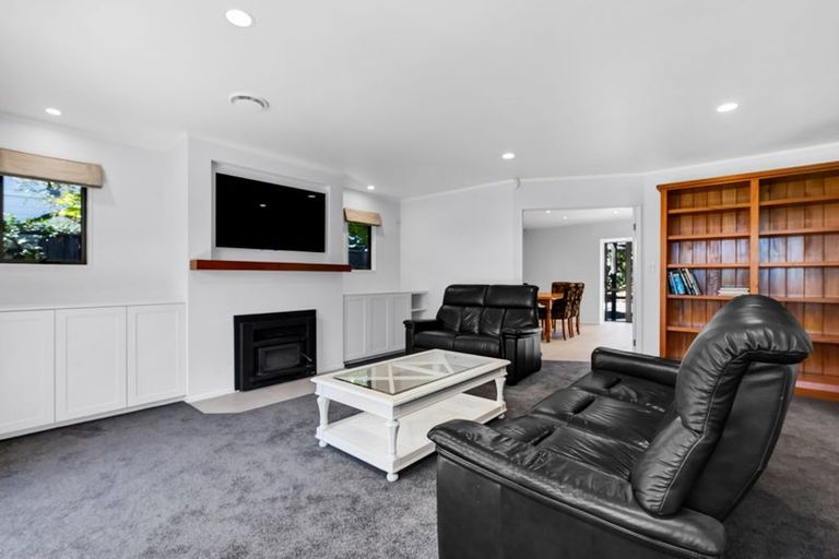 Photo of property in 3e Kinross Drive, Merrilands, New Plymouth, 4312