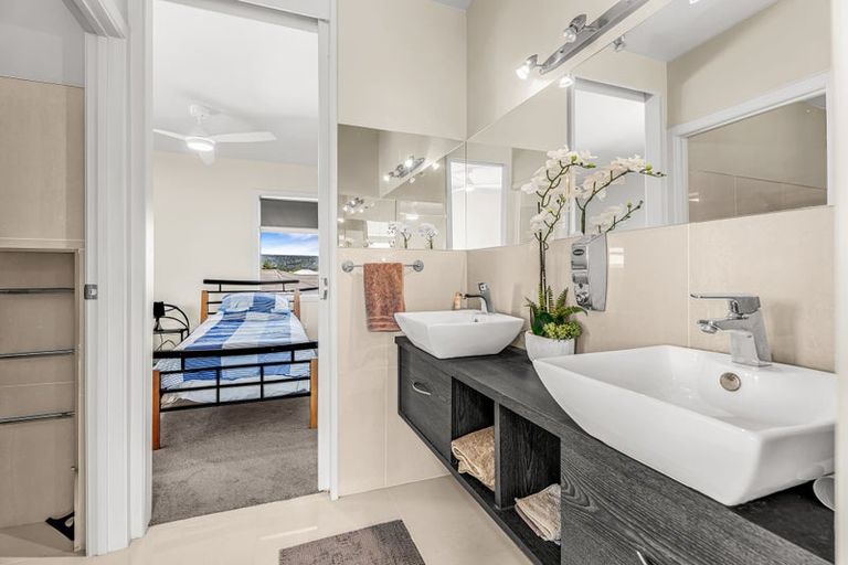 Photo of property in 7 Mermaid Place, Whitianga, 3510