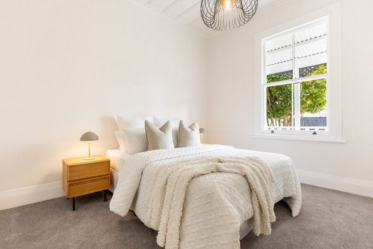 Photo of property in 2 Centennial Park Road, Wellsford, 0900