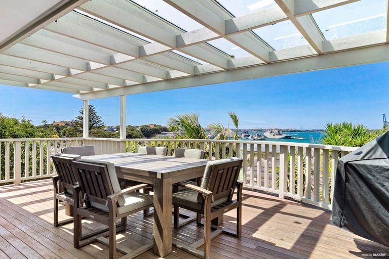 Photo of property in 23d Stanley Point Road, Stanley Point, Auckland, 0624