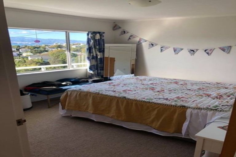 Photo of property in 2/5 Wye Street, Island Bay, Wellington, 6023
