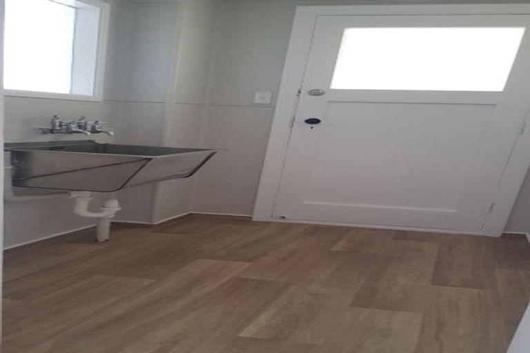 Photo of property in 2a-2b Devon Place, Cannons Creek, Porirua, 5024