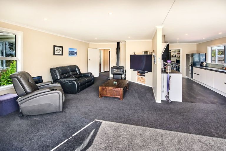 Photo of property in 6 Mayfair Place, Tawa, Wellington, 5028