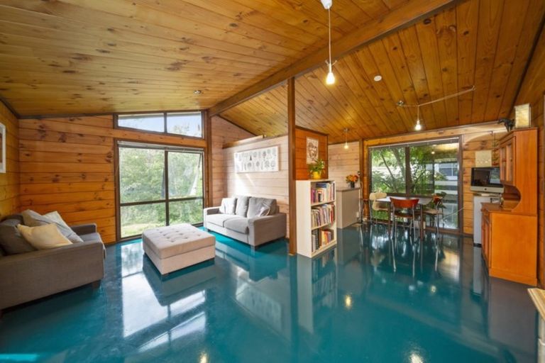 Photo of property in 40 Omata Road, Marfell, New Plymouth, 4310