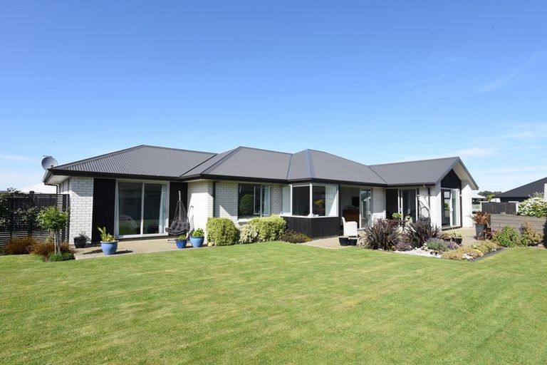 Photo of property in 28 Northside Drive, Waikiwi, Invercargill, 9810