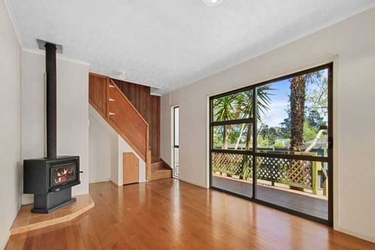 Photo of property in 8 Helleur Road, Massey, Auckland, 0614