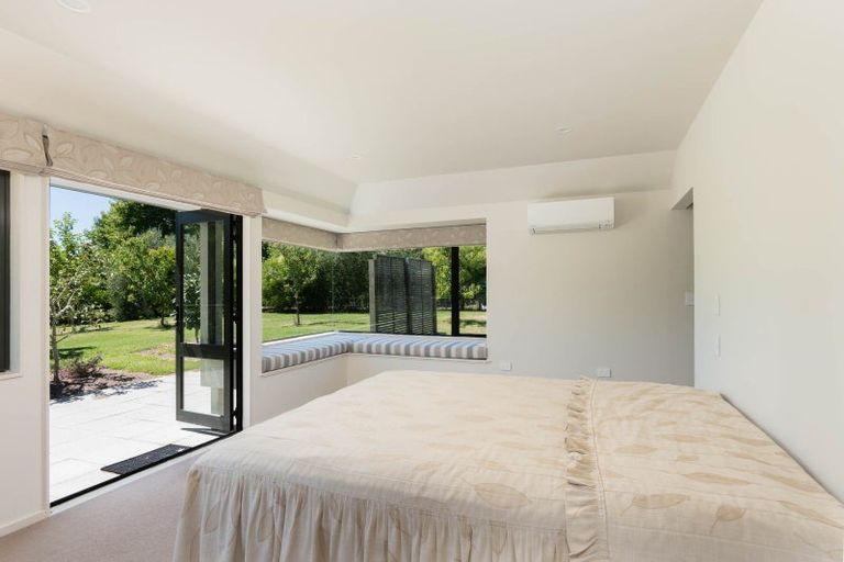 Photo of property in 71 Gillespie Place, Acacia Bay, Taupo, 3385