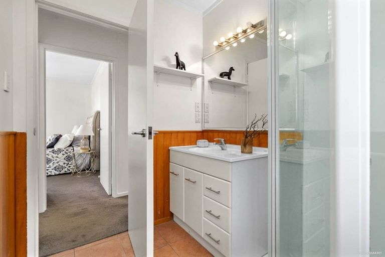 Photo of property in 44 Patts Avenue, Glendene, Auckland, 0602