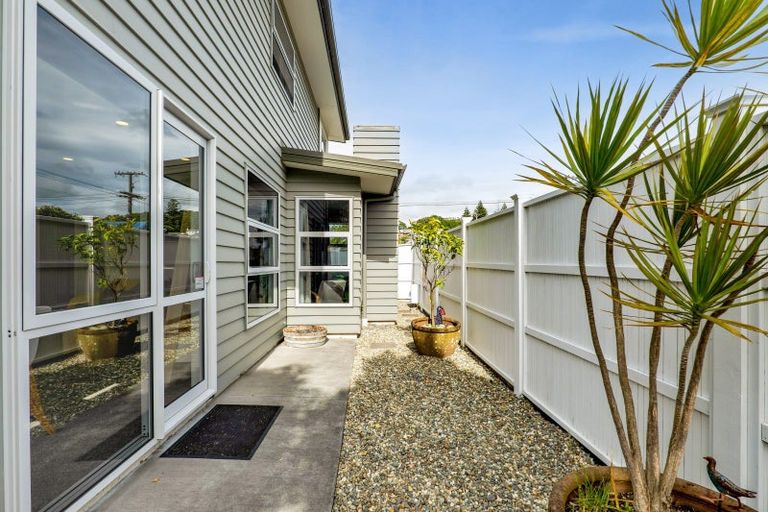 Photo of property in 55 Pendarves Street, New Plymouth, 4310