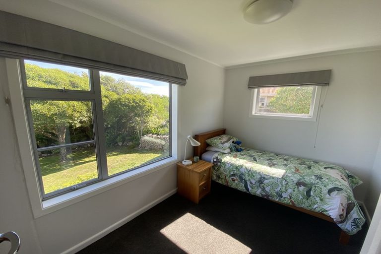 Photo of property in 86 Ruskin Road, Newlands, Wellington, 6037