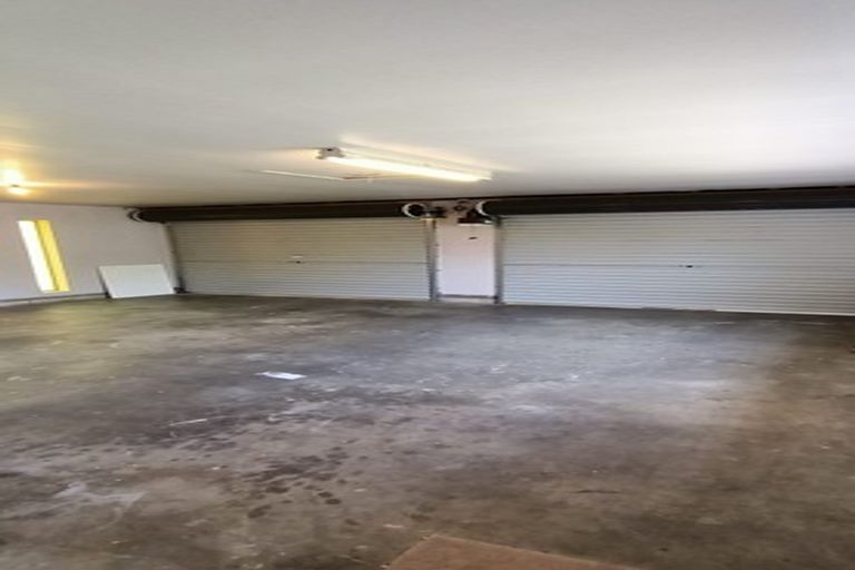 Photo of property in 27 Rushgreen Avenue, Pahurehure, Papakura, 2113