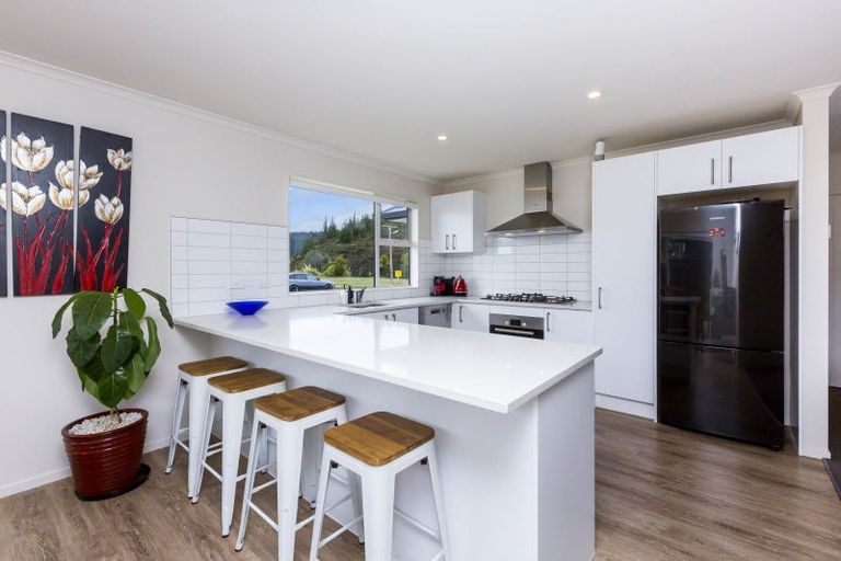 Photo of property in 24 Gallipoli Road, Trentham, Upper Hutt, 5018