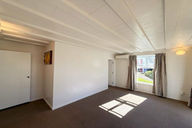 Photo of property in 27 Glendene Avenue, Glendene, Auckland, 0602