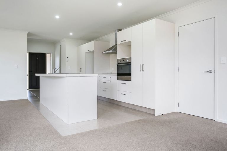 Photo of property in 31 Plescher Crescent, Leamington, Cambridge, 3432